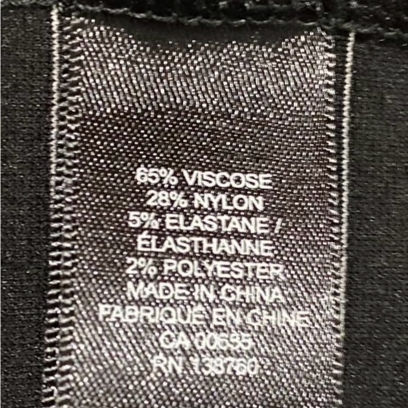 Camber & Grace, Chic Striped Dress with Pockets, Medium, Black & White - Picture 7 of 8